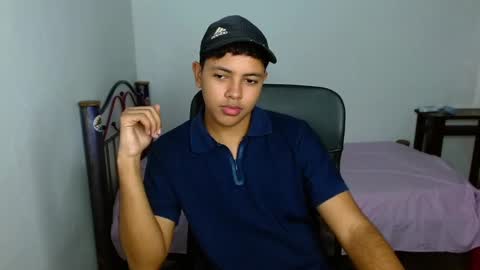 Snapshot of levii_7 chatting on 09.17.25 0600AM-1200PM - online show from 09.17.25