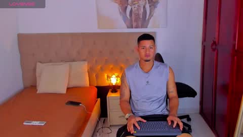 Snapshot of lewishamiltom chatting on 02.19.25 lewis online show from 02.19.25