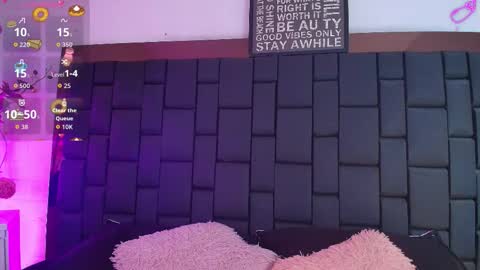 Lexi Howard  online show from 09.11.25