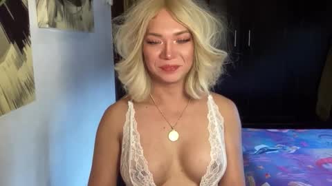 lexiesmith_ online show from 10.01.25
