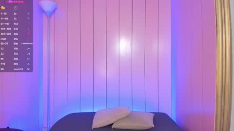 Lexie Thompson  online show from 12.14.25