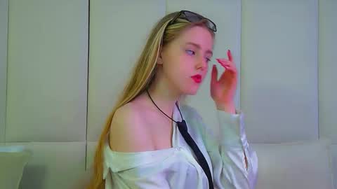 Lexi online show from 09.30.25