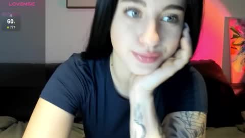 Snapshot of lexisinnn chatting on 11.22.25 Lexi online show from 11.22.25