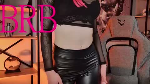 Snapshot of lexiwenford chatting on 06.25.26 Lexi Wenford NO NUDE GODDESS online show from 06.25.26