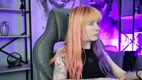 Snapshot of lexiwenford chatting on 07.26.26 Lexi Wenford NO NUDE GODDESS online show from 07.26.26