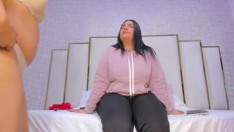 lexy and mia online show from 12.17.25