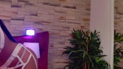 Sarra online show from 10.12.25