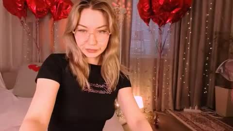 Snapshot of leyalayla chatting on 02.27.26 Lily online show from 02.27.26