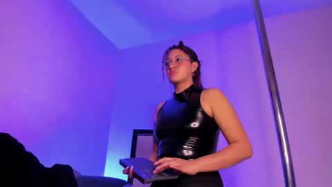   online show from 01.11.25