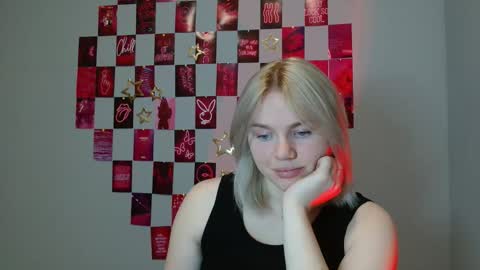 Leyla online show from 11.25.25