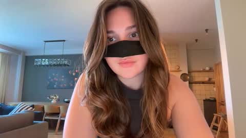 Leyla online show from 09.21.25