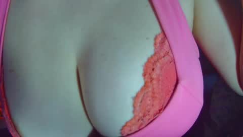 Snapshot of leysun7777 chatting on 11.17.25 Leysun7 online show from 11.17.25