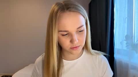 Mia online show from 11.18.25