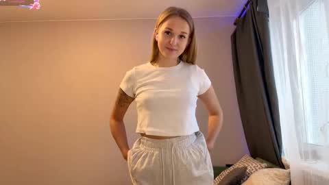 Mia online show from 11.25.25