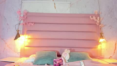 LEZY online show from 10.16.25