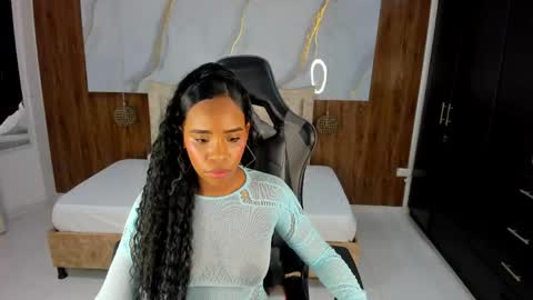 lia_16_ online show from 04.13.26