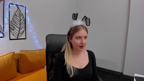 Lia online show from 04.18.26