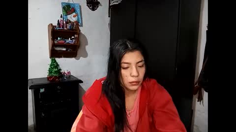 Snapshot of lia_hottie chatting on 12.17.24 Lia online show from 12.17.24