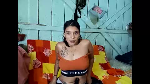 Snapshot of lia_hottie chatting on 01.11.25 Lia online show from 01.11.25