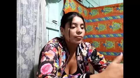 Snapshot of lia_hottie chatting on 11.06.25 Lia online show from 11.06.25