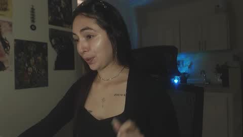 Snapshot of lia_nanami chatting on 09.21.25 Lia online show from 09.21.25