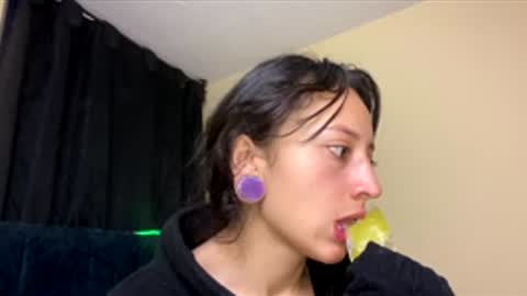 Little Queen Lia  online show from 02.11.26