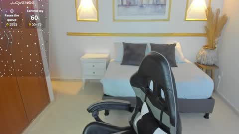 Lia  online show from 09.24.25