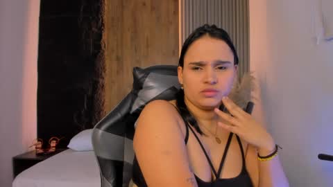 Snapshot of lia_sexx19 chatting on 06.10.26 Lia online show from 06.10.26