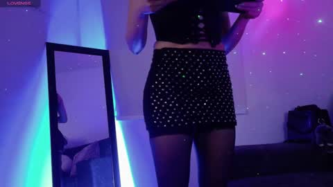 Snapshot of lia_tinez chatting on 09.27.25 Lia online show from 09.27.25