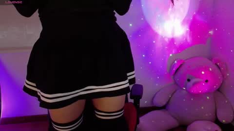 Snapshot of lia_tinez chatting on 11.11.25 Lia online show from 11.11.25