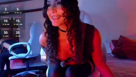 Snapshot of lia_tinez chatting on 07.27.26 Lia online show from 07.27.26