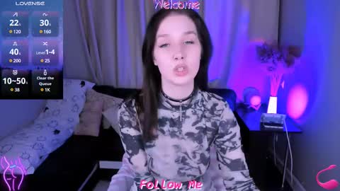 Snapshot of lia_xxgirl chatting on 02.15.25 Lia online show from 02.15.25