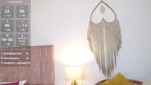 Lia  online show from 12.27.24