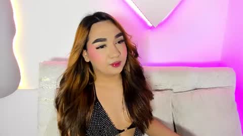 La  online show from 07.25.26