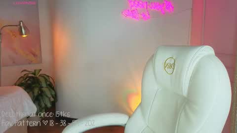 Lia Cox online show from 11.13.25