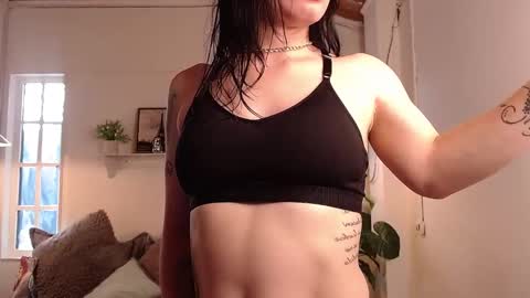 Snapshot of liafaith chatting on 11.22.25 LIA online show from 11.22.25