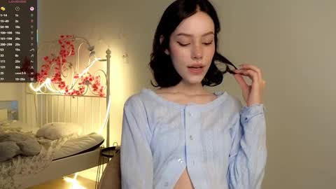 Lia  online show from 10.03.25