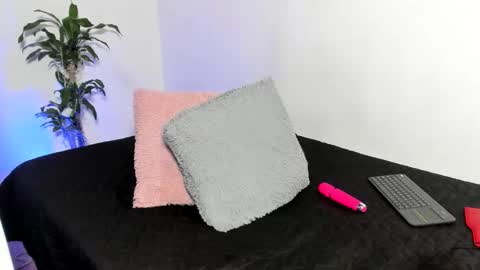 Liah Ferrer online show from 11.21.25