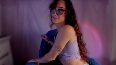 Snapshot of liahilton_ chatting on 05.09.26 lh6 9c online show from 05.09.26