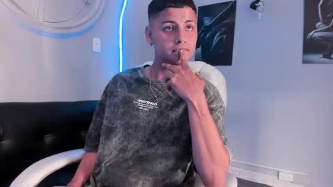 Snapshot of liam9__ chatting on 01.15.26 Liam online show from 01.15.26