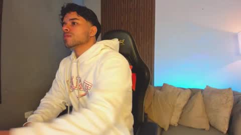 Snapshot of liam_colliins chatting on 02.25.26 Liam Collins online show from 02.25.26