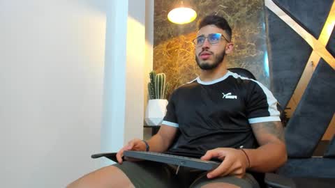 LIAM KLEIN online show from 09.16.25