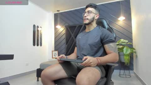 LIAM KLEIN online show from 10.18.25