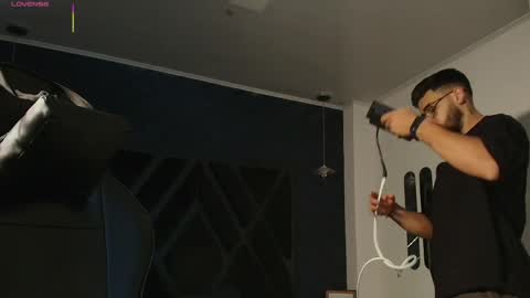 LIAM KLEIN online show from 04.09.26