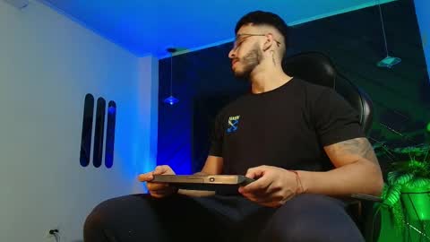 LIAM KLEIN online show from 04.11.26