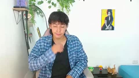 Snapshot of liam_xul chatting on 10.27.25 liamxul online show from 10.27.25