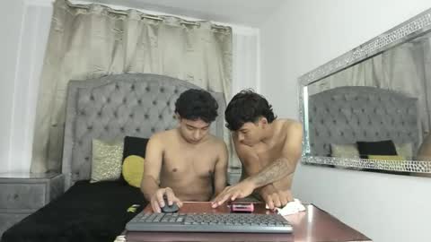 Snapshot of liamandjordan chatting on 11.13.25 LiamANDjordan online show from 11.13.25