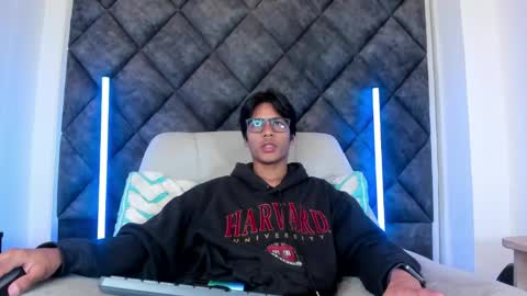 Liam twink big dick online show from 05.18.26