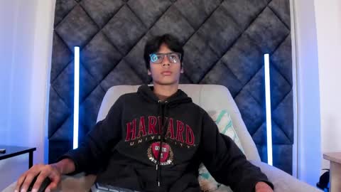 Liam twink big dick online show from 05.24.26