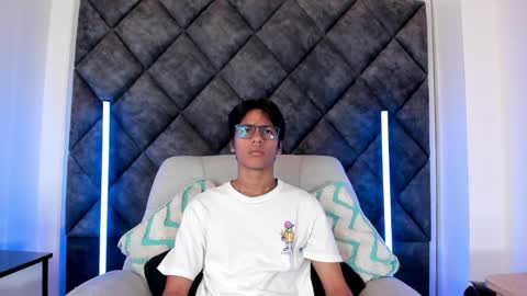Liam twink big dick online show from 05.25.26